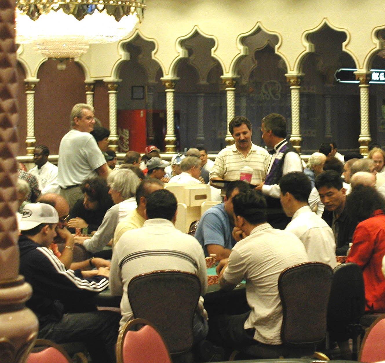 Low stakes poker cash game table