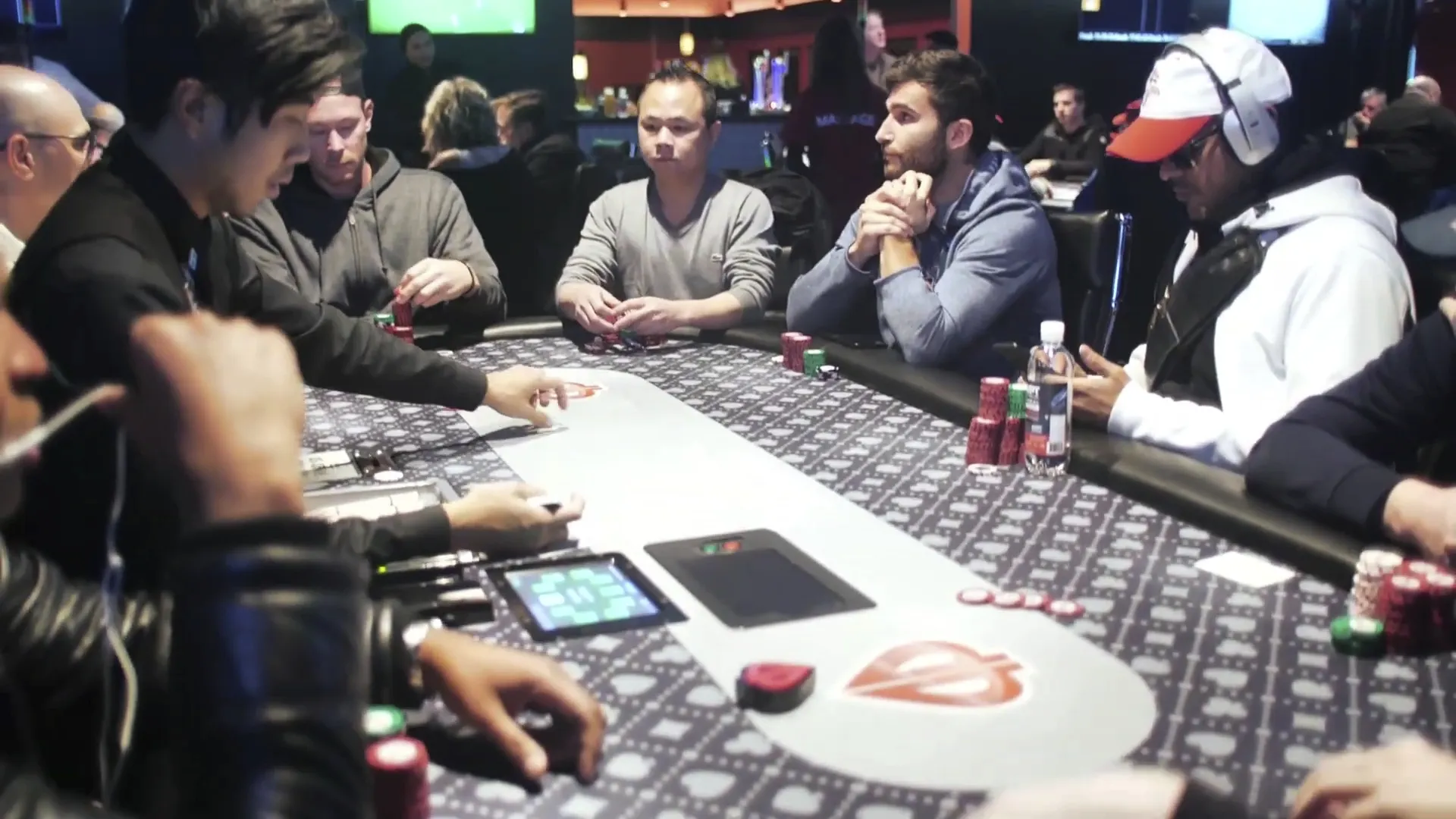 Alexander Kostritsyn 夺 2026 WSOP 首条手链 $25000 高额豪客 HORSE 现金局高手
